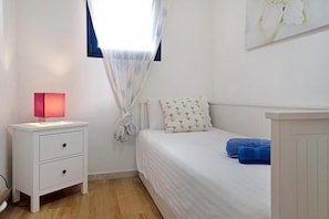 3 bedrooms, in-room safe, iron/ironing board, free WiFi - Stylish villa with sea view and private pool (Playa Blanca)