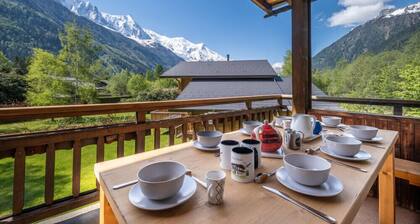 Chalet de l'aiguille with view on Mont Blanc