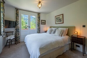 6 bedrooms, iron/ironing board, WiFi, bed sheets - Family Chalet with amazing view on Mont Blanc (Chamonix-Mont-Blanc)