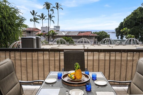 Kona Plaza#202 2ND FLOOR OCEAN VIEW IN HEART OF KONA TOWN! AC & Elevators!