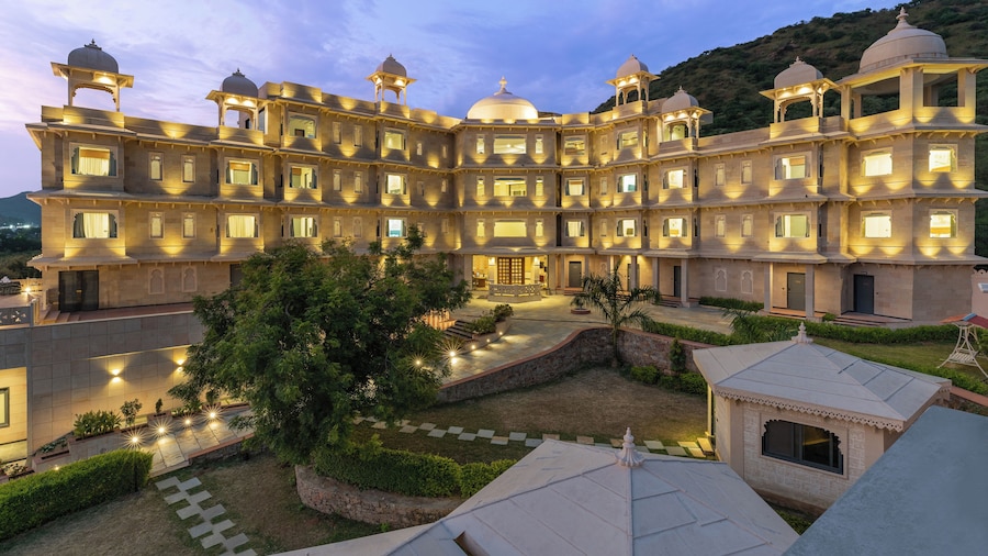 Traavista Aravali Mahal