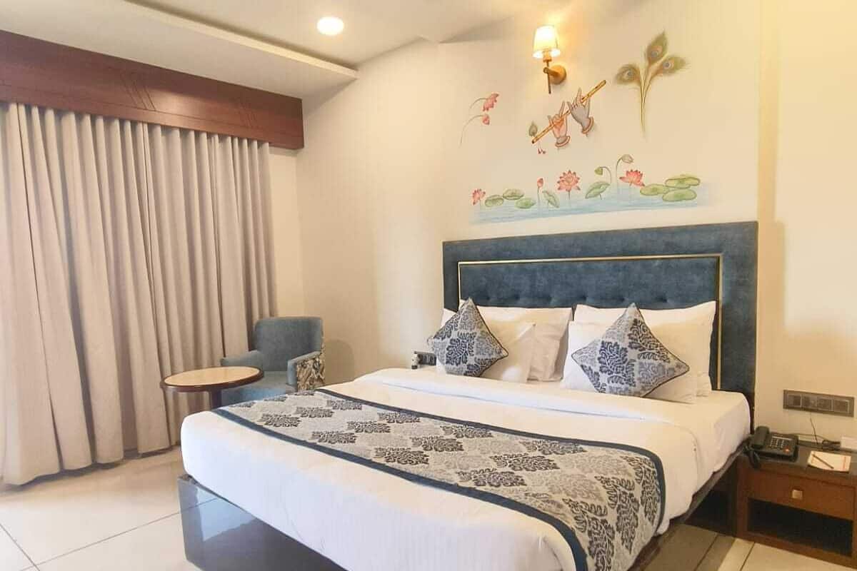 高級寢具、迷你吧、房內夾萬、手提電腦工作空間