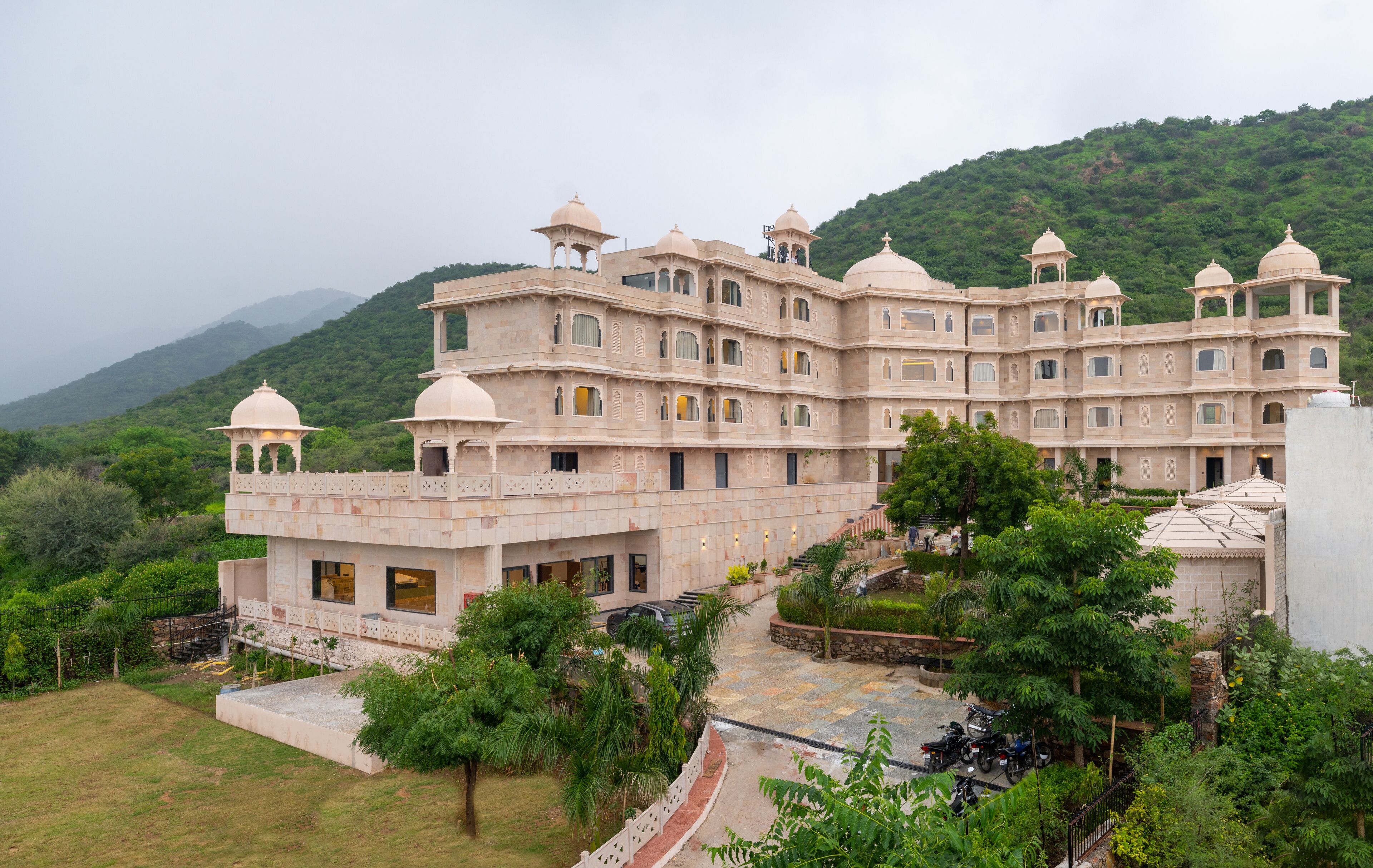 Foto - Traavista Aravali Mahal - Luxury Lake View Heritage Resort in Udaipur