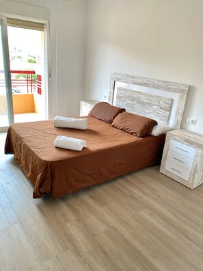 3 Schlafzimmer, Schreibtisch, kostenloses WLAN