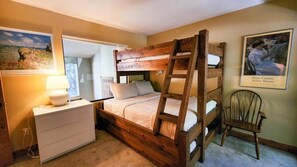 3 habitaciones, escritorio, tabla de planchar con plancha y wifi 