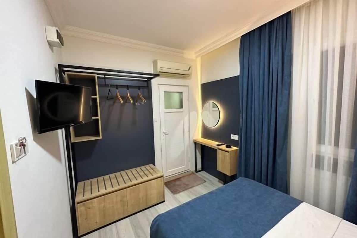 Iron/ironing board (on request), WiFi (free), bed sheets