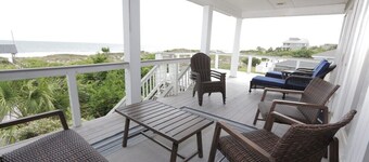 Come feel the "SEA BREEZE" - Minimum 2 week rental starting on Sundays