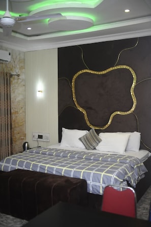 Executive Room | Premium bedding, individually decorated, individually furnished, desk - Joclarif Hotel (Zaria)