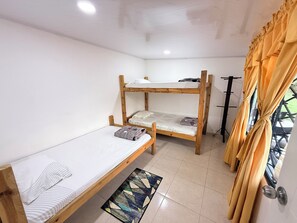 Blackout drapes, free WiFi, bed sheets - Finca Villa Maju & Finca Villa Maju km24 (Dagua)