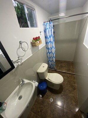 Family Twin Room, 2 Bedrooms, Mountain View | Bathroom