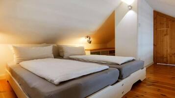 1 bedroom, travel crib, free WiFi, bed sheets