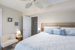 4 bedrooms, desk, iron/ironing board, WiFi