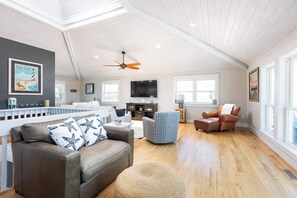 TV, DVD player, offices