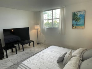 1 chambre, fer et planche à repasser, Wi-Fi gratuit, draps fournis