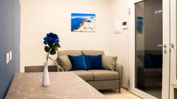 Loft | Wohnbereich | 40-Zoll-Flachbildfernseher mit Digitalempfang, Fernseher