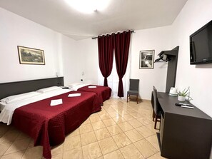 豪華四人房, 多張床 | 房內夾萬、隔音、免費 Wi-Fi、床單