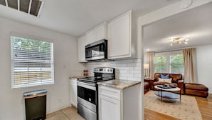 Private kitchen - Welcome Home! (Tyler)