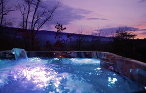 Outdoor spa tub - Riverfront Shenandoah Retreat – Hot Tub, Cold Plunge & Mountain Views! (Shenandoah County)