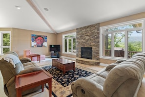Smart TV, fireplace, DVD player, books - Riverfront Shenandoah Retreat – Hot Tub, Cold Plunge & Mountain Views! (Shenandoah County)