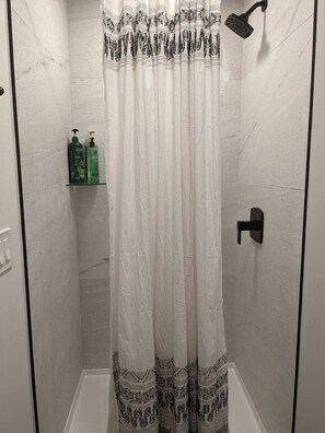 Shower - NEW Modern 1- Bed Condo in Downtown Traverse City (Traverse City)
