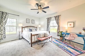 5 Schlafzimmer, Schreibtisch, Bügeleisen/Bügelbrett, Reisekinderbett