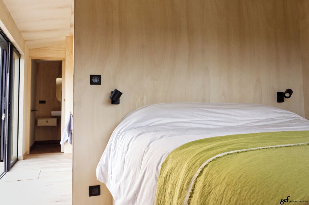 1 chambre, lit parapluie, Wi-Fi gratuit, draps fournis