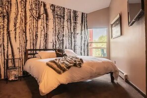 3 habitaciones, tabla de planchar con plancha y cuna de viaje