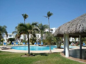 Kiến trúc tòa nhà