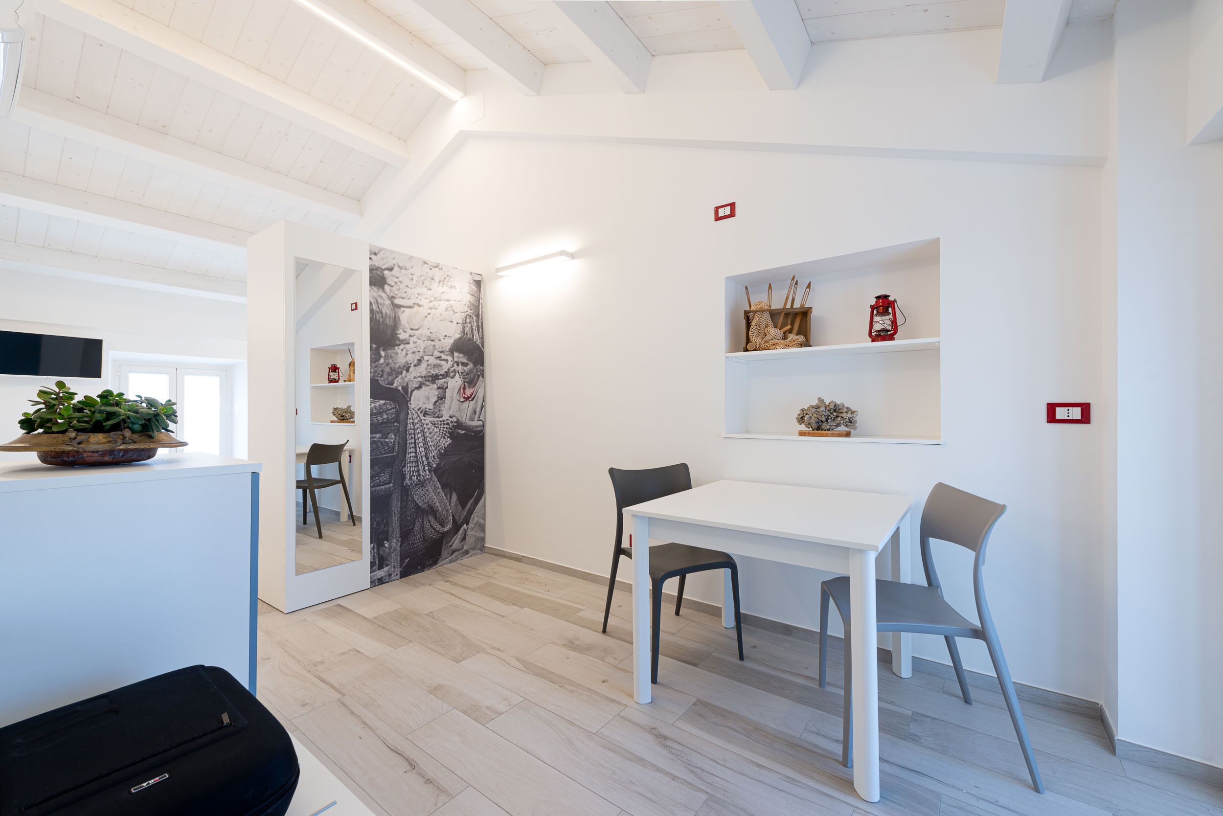 Deluxe-Doppelzimmer | Wohnbereich | 32-Zoll-Smart-TV mit Digitalempfang, Fernseher