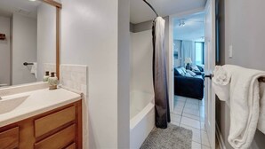 Unclassified image, 5 of 18, button - Gulf-Front Condo | Private Balcony, 3 Pools (1 Heated) (Panama City Beach)
