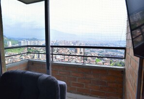 Balcony - Apartment with great view and good location (Medellín)