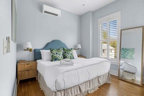 2 عدّة غرف نوم ومكتب ومكواة/لوح كي وسرير سفر