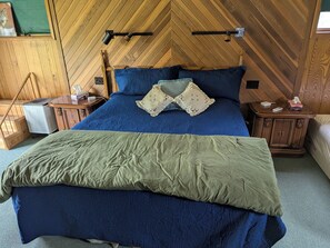 6 bedrooms, desk, iron/ironing board, free WiFi