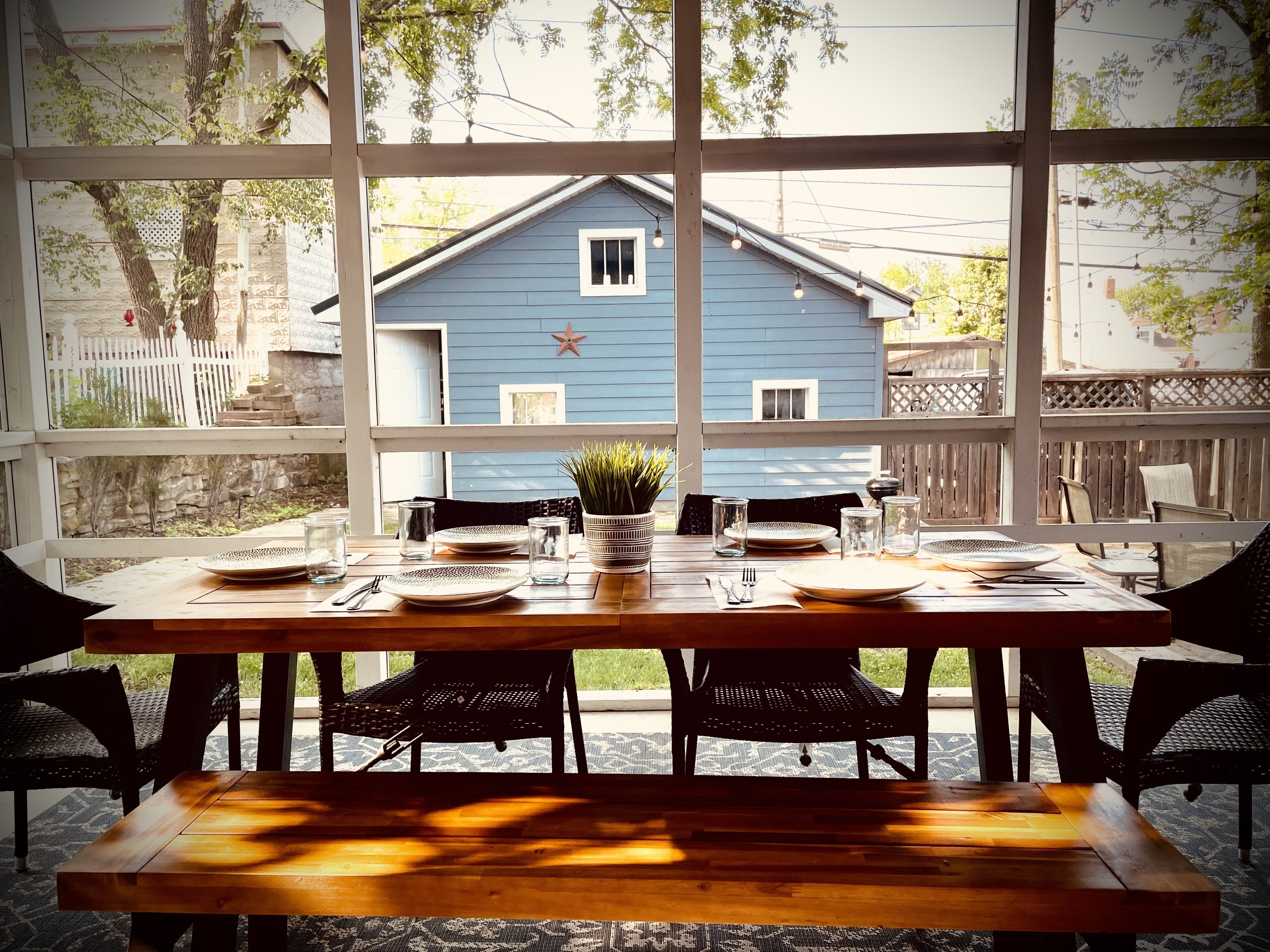 屋外ダイニングエリア