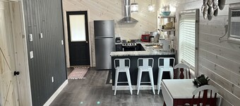 Super clean cabin near ORV trails & AuSable River, walking distance to town Mio.