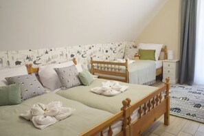 4 bedrooms, WiFi, bed sheets