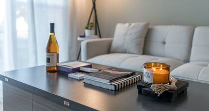 Modern 2 bed 1 bath next to Midtown with a lovely yard!