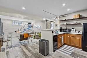 Microwave, stovetop, dishwasher, coffee/tea maker
