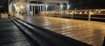 5 min walk to beach! Perfect for Families!!Cheoy Lee Sailboat stay!Dog friendly!