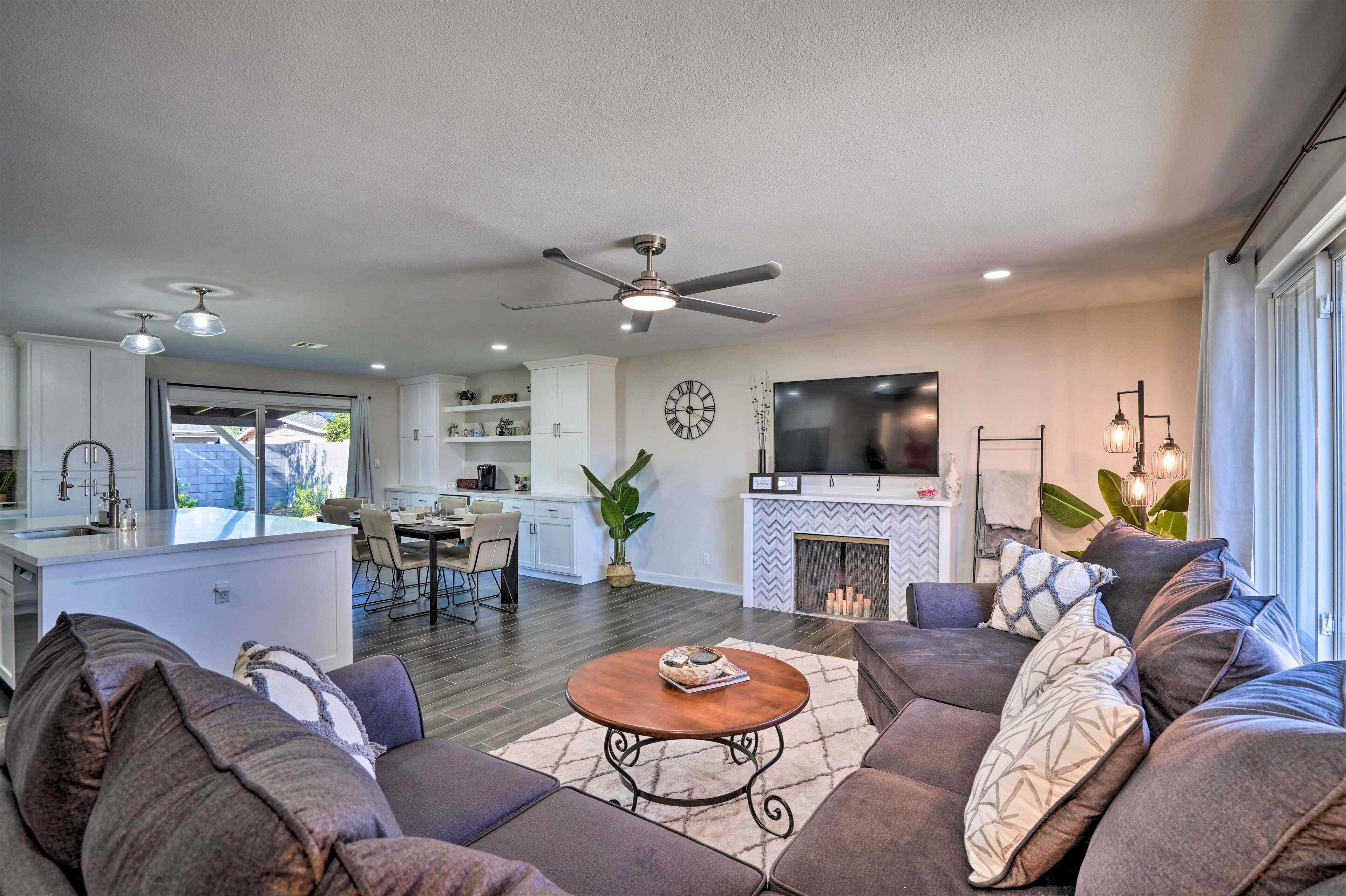 Scottsdale Home w/ Putting Green, 3 Mi to Old Town