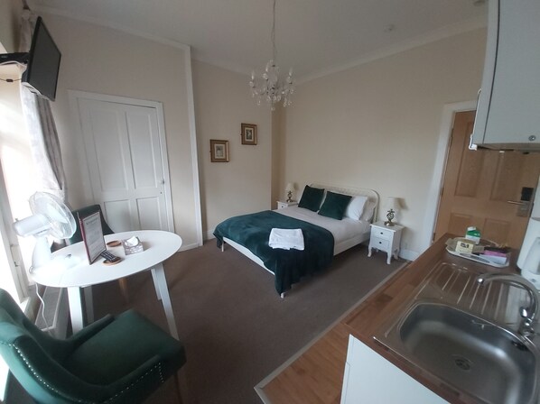 1 bedroom, iron/ironing board, free WiFi, bed sheets