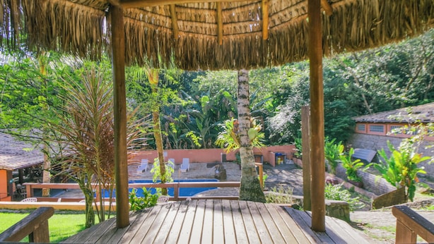 Outdoor pool - VELINN Pousada Canoa Ilhabela (Ilhabela)