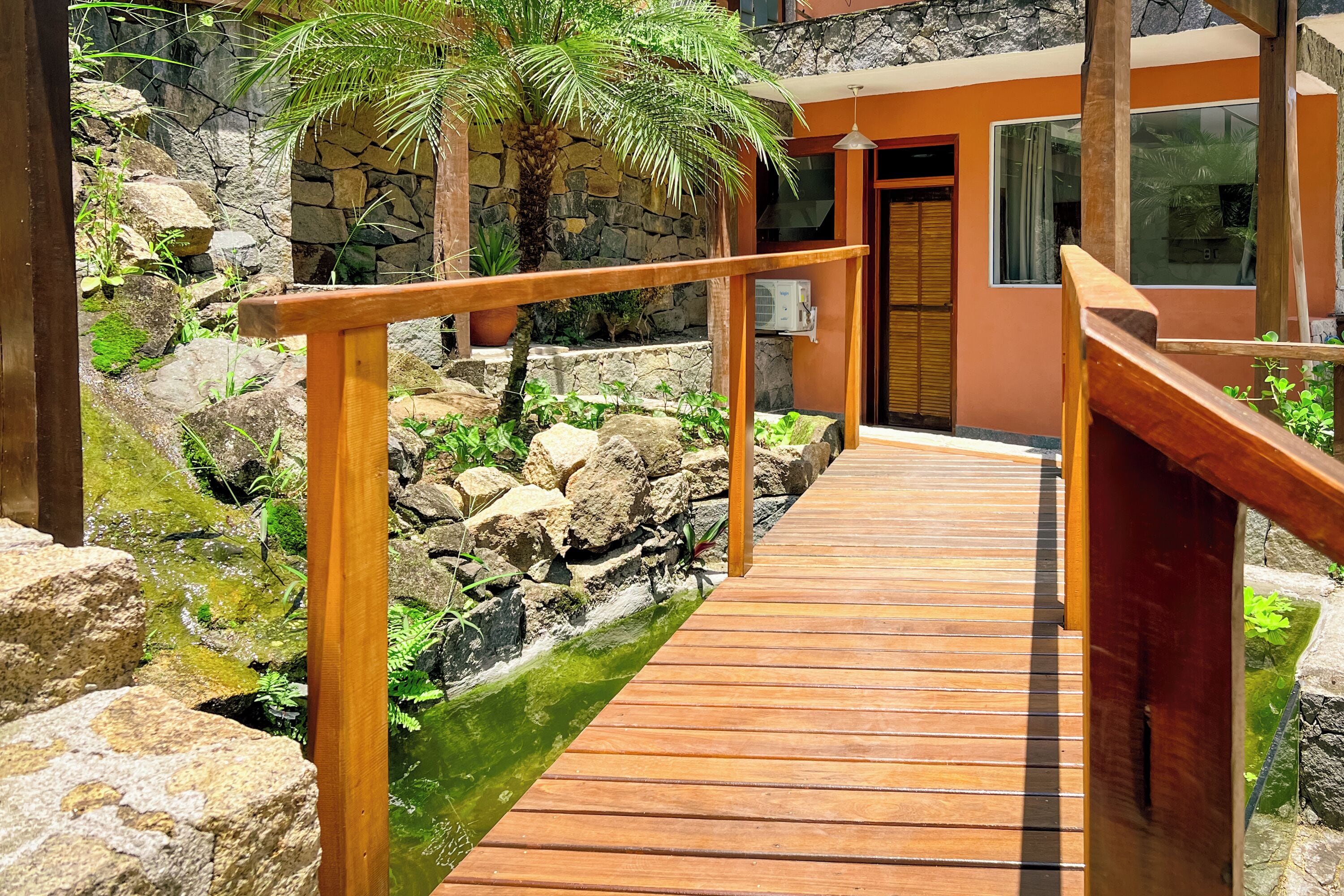 Queen Room | Minibar, free WiFi, bed sheets