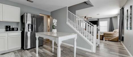 المنشأة من الداخل