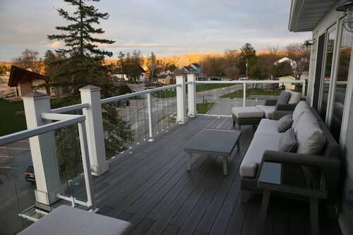 Stunning Adults Only, Downtown Sister Bay, Water View Condo, Walk To Everything!