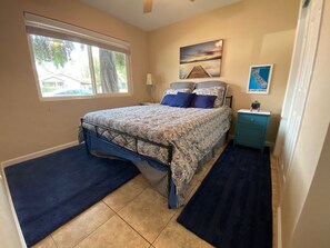 Business Apartment | Hypo-allergenic bedding, memory-foam beds, individually decorated - Longer Stay for Travelers Blocks from Hospital and Downtown Security Gates (Visalia)