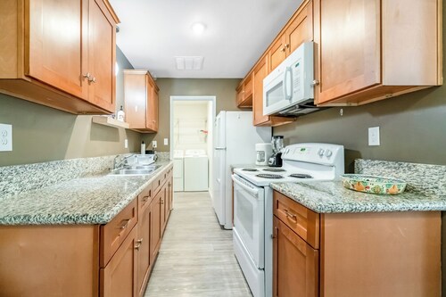 Longer Stay for Travelers Blocks from Hospital and Downtown Security Gates