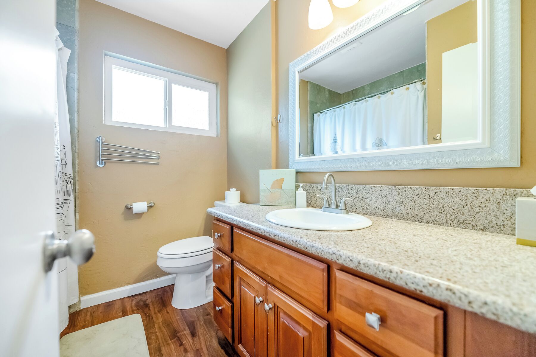 商務公寓 | 浴室 | 淋浴設備、吹風機、毛巾、洗髮精