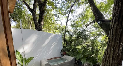 Nature Lovers Paradise w/ outdoor bath - 4 min walk from the beach!