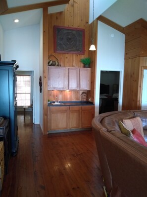 Älytelevisio, takka, DVD-soitin